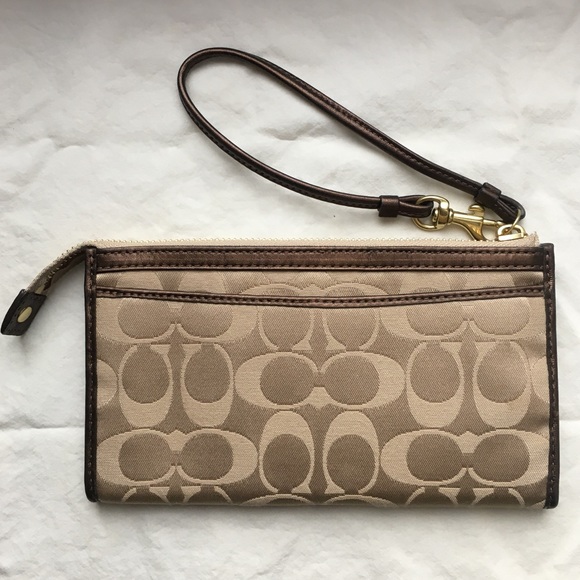 Coach Poppy Wristlet Wallet RARE - Picture 2 of 4